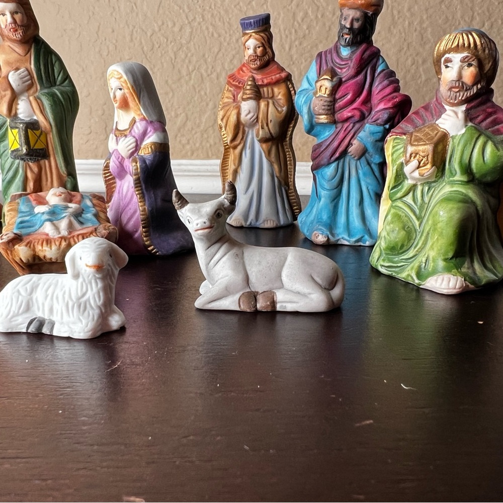 Vintage Christmas Child Creche, 10 piece, Ceramic, 1990’s Decor, Holiday Decor - Picture 3 of 7